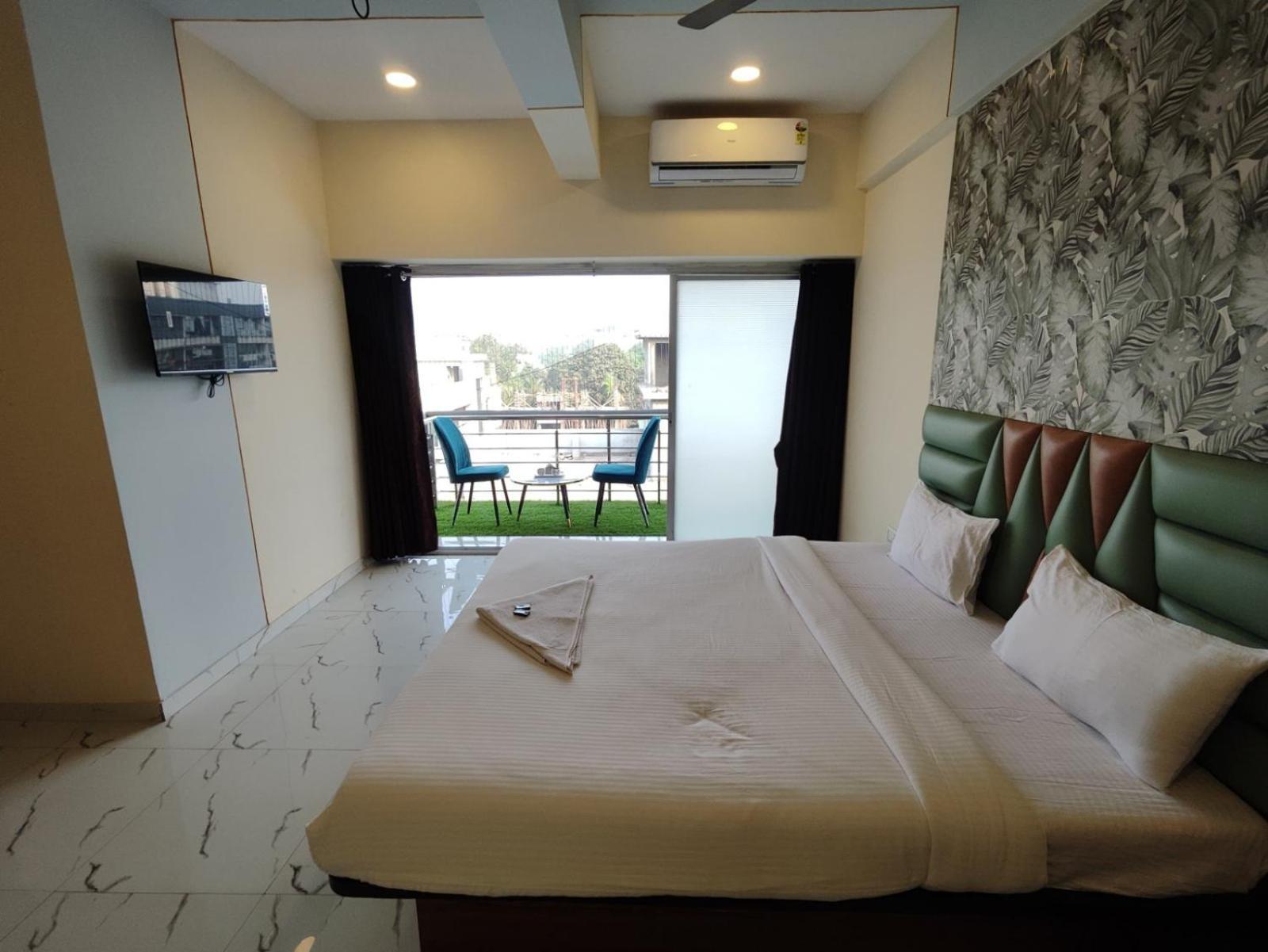 New Balaji Residency By Glitz Hotels Ulhasnagar Bagian luar foto