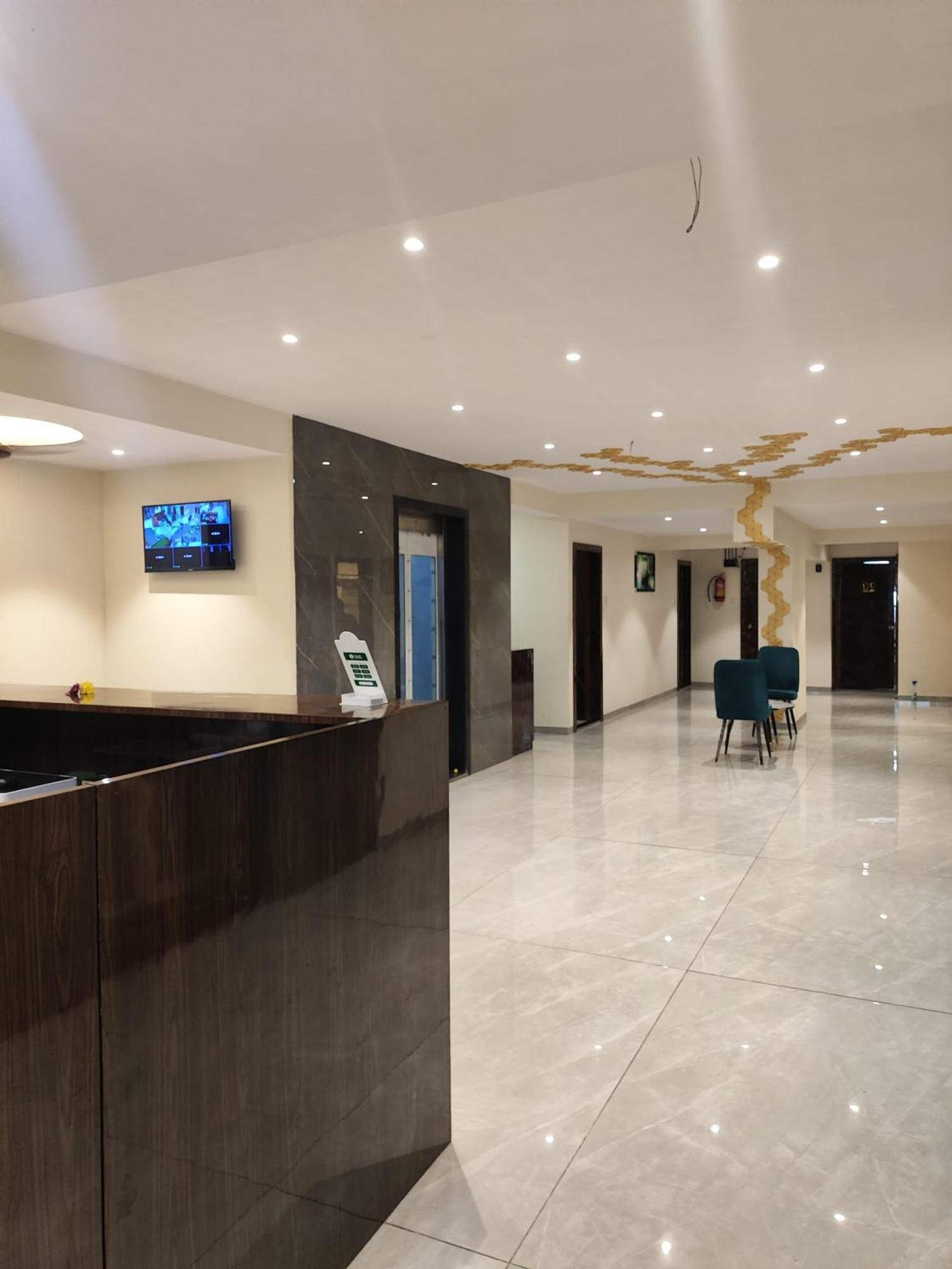 New Balaji Residency By Glitz Hotels Ulhasnagar Bagian luar foto