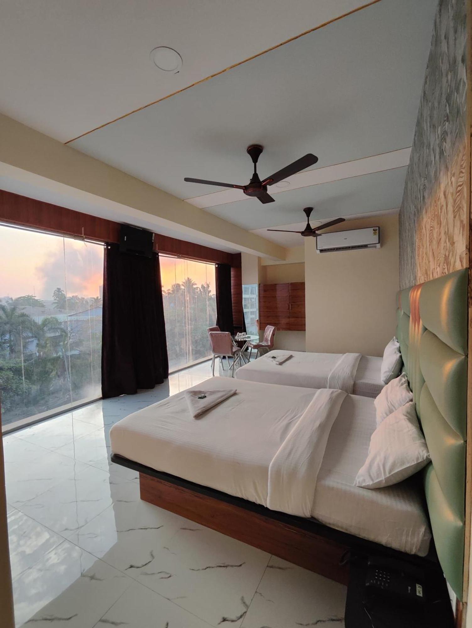 New Balaji Residency By Glitz Hotels Ulhasnagar Bagian luar foto