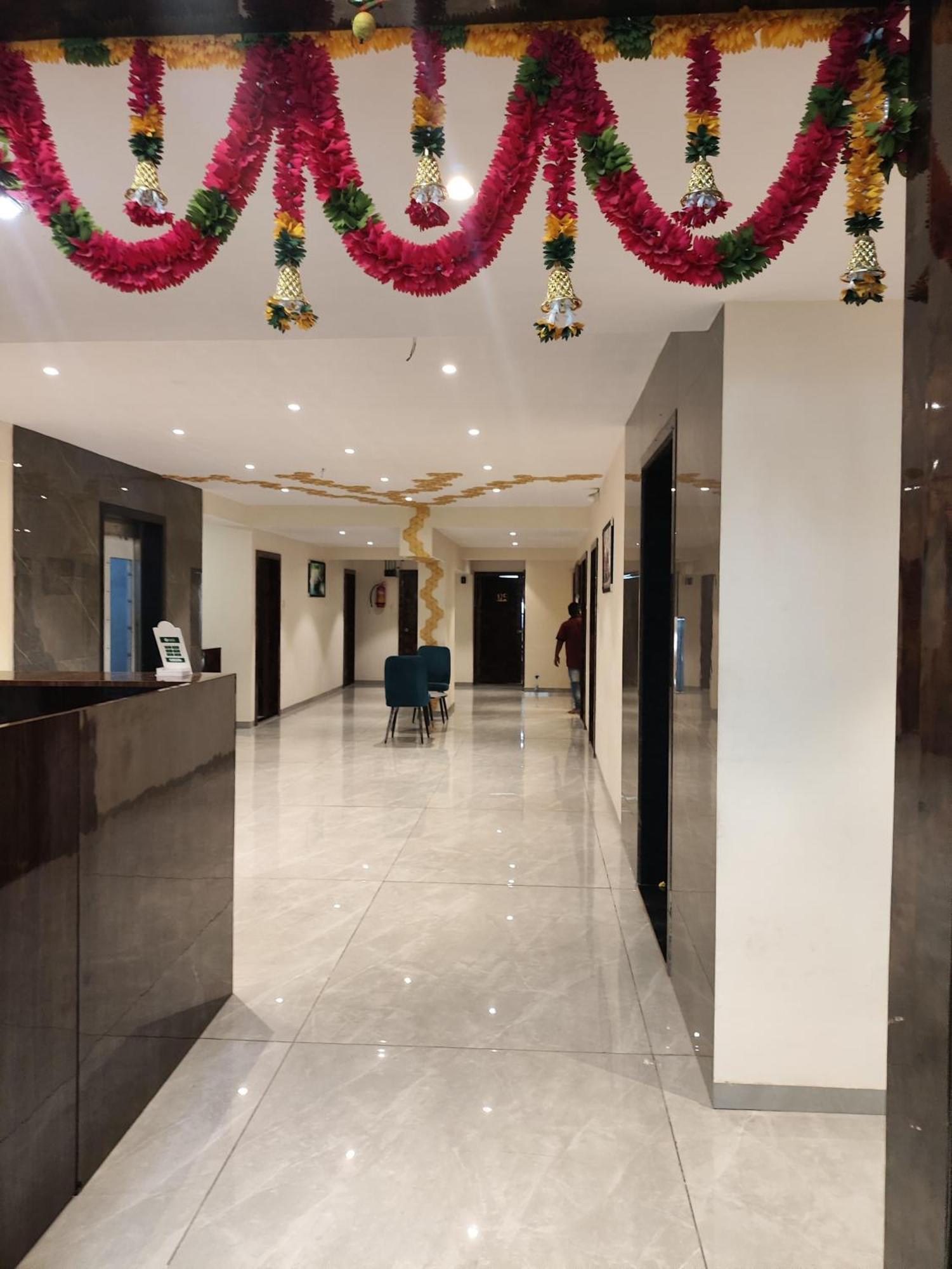 New Balaji Residency By Glitz Hotels Ulhasnagar Bagian luar foto